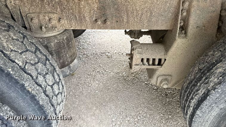 image for item ED4447 1999 Freightliner feed delivery truck