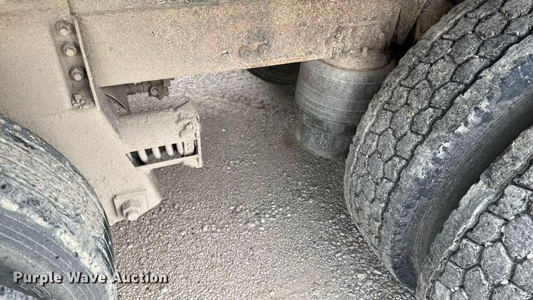 image for item ED4447 1999 Freightliner feed delivery truck