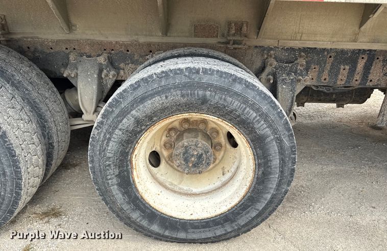 image for item ED4447 1999 Freightliner feed delivery truck