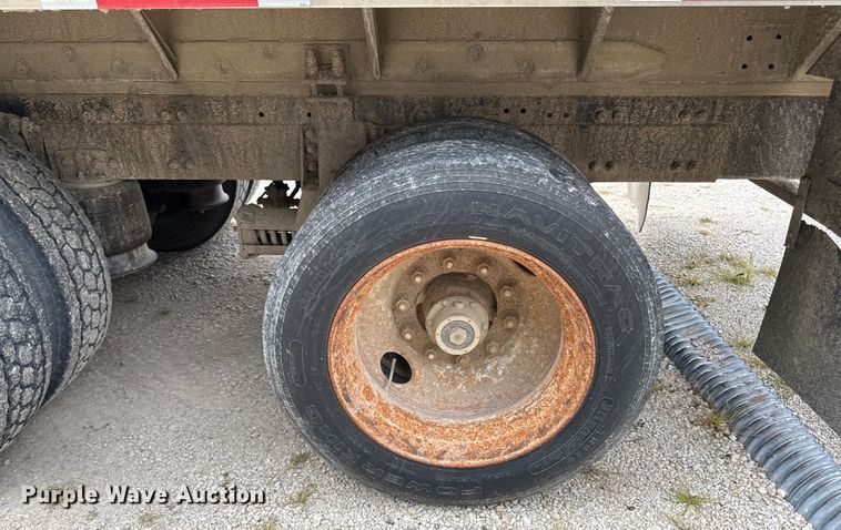 image for item ED4447 1999 Freightliner feed delivery truck