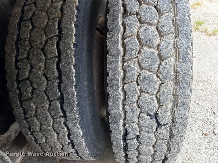 image for item ED4447 1999 Freightliner feed delivery truck