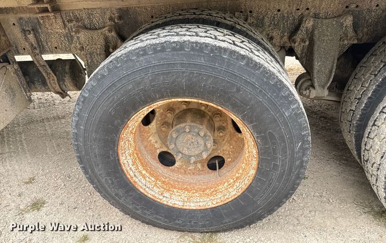 image for item ED4447 1999 Freightliner feed delivery truck