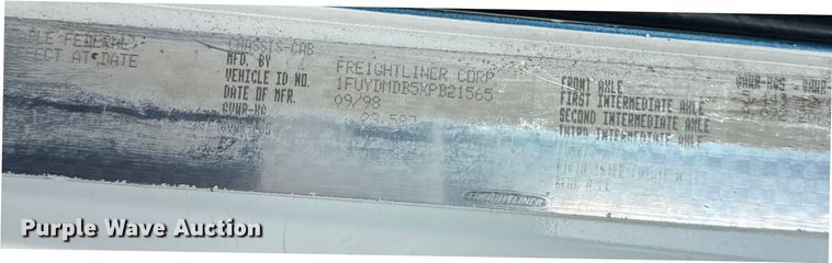 image for item ED4447 1999 Freightliner feed delivery truck