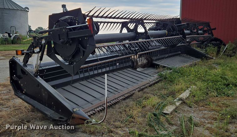 image for item EF1956 2011 MacDon FD70 flex draper head