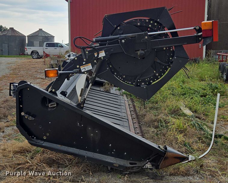 image for item EF1956 2011 MacDon FD70 flex draper head