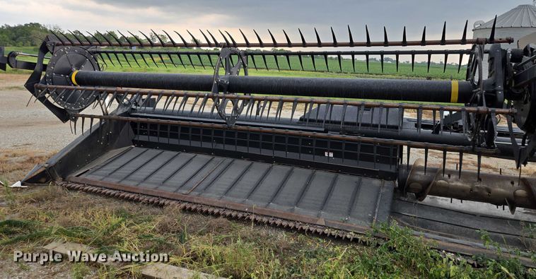 image for item EF1956 2011 MacDon FD70 flex draper head