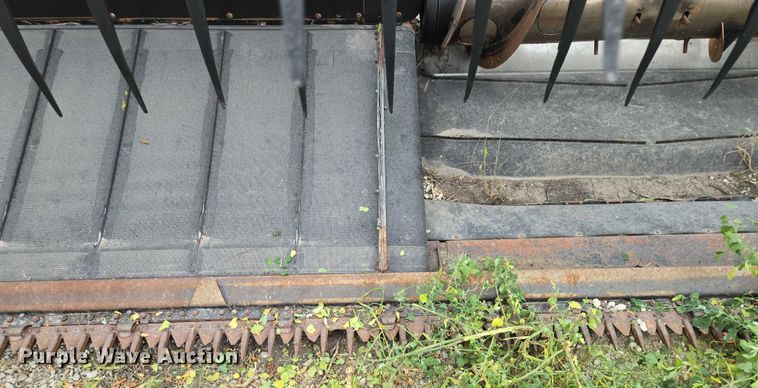 image for item EF1956 2011 MacDon FD70 flex draper head