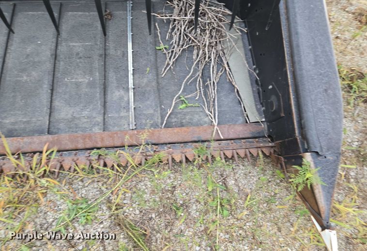 image for item EF1956 2011 MacDon FD70 flex draper head