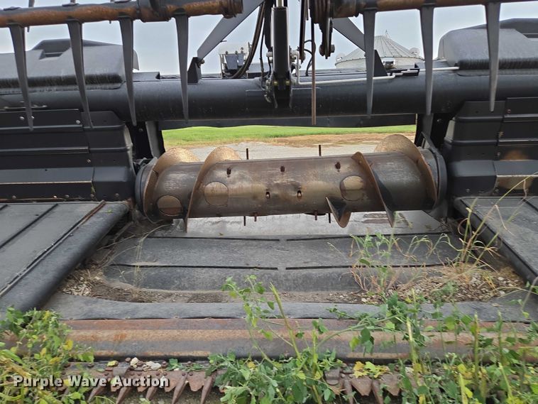 image for item EF1956 2011 MacDon FD70 flex draper head