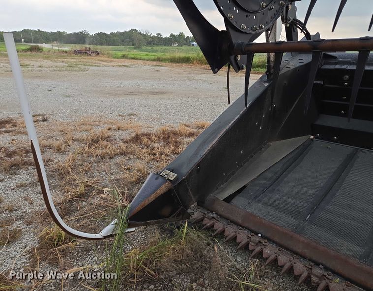 image for item EF1956 2011 MacDon FD70 flex draper head