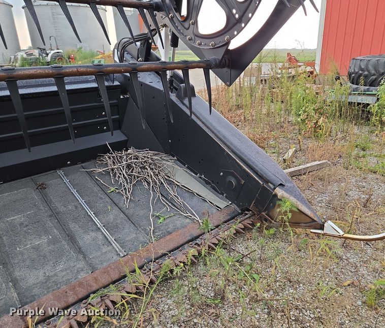 image for item EF1956 2011 MacDon FD70 flex draper head