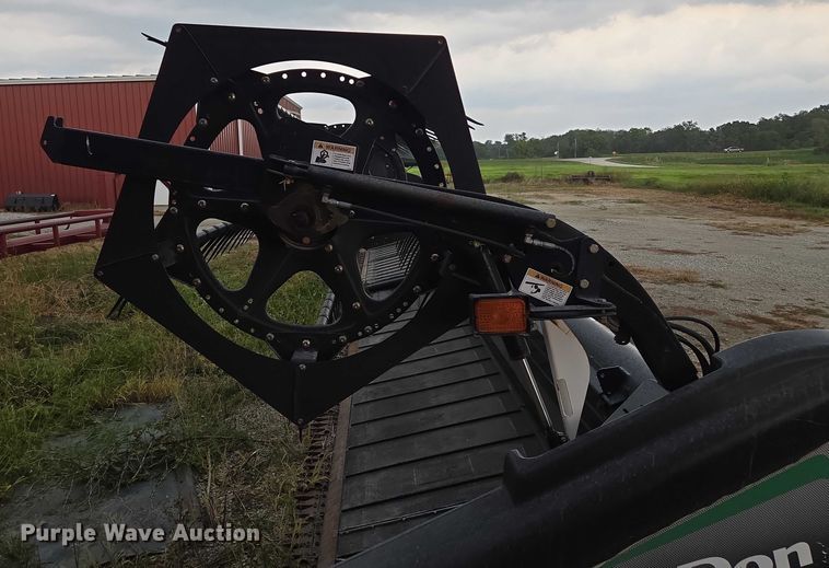 image for item EF1956 2011 MacDon FD70 flex draper head