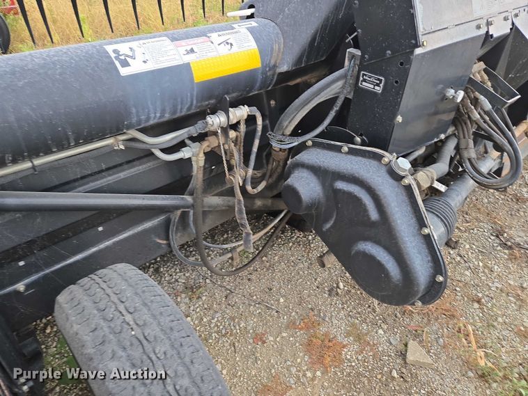 image for item EF1956 2011 MacDon FD70 flex draper head