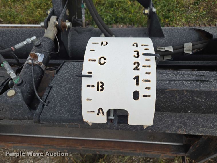 image for item EF1956 2011 MacDon FD70 flex draper head