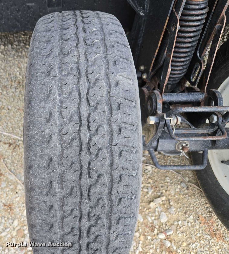 image for item EF1956 2011 MacDon FD70 flex draper head