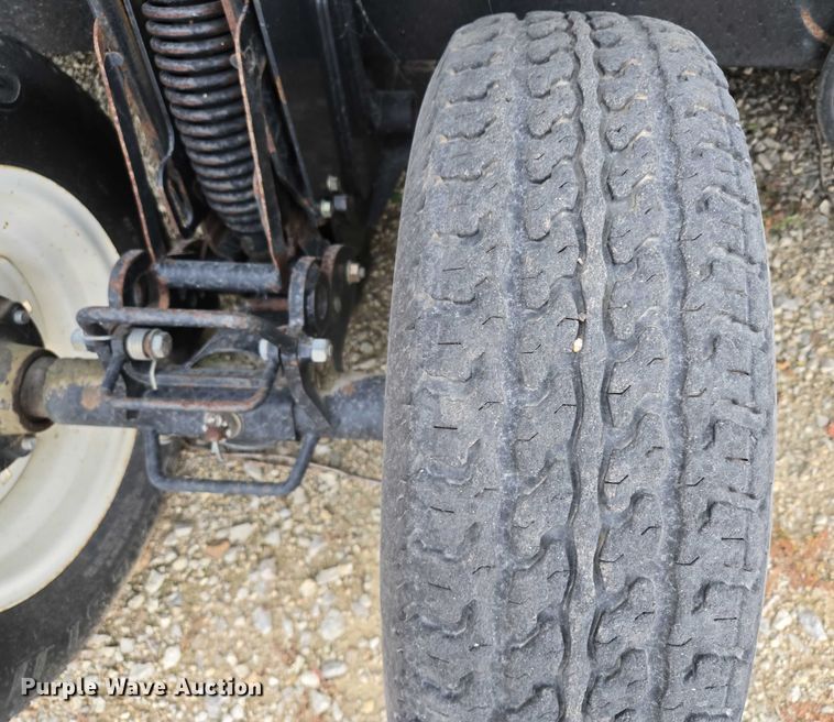 image for item EF1956 2011 MacDon FD70 flex draper head