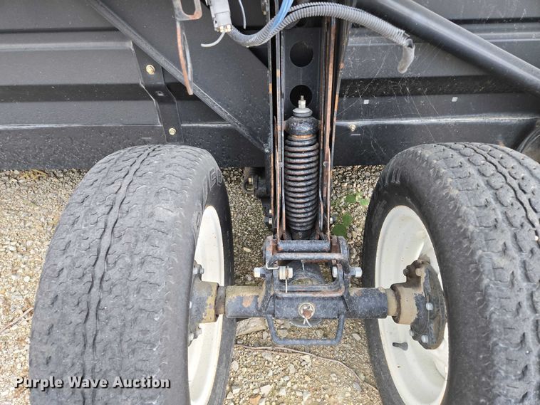 image for item EF1956 2011 MacDon FD70 flex draper head