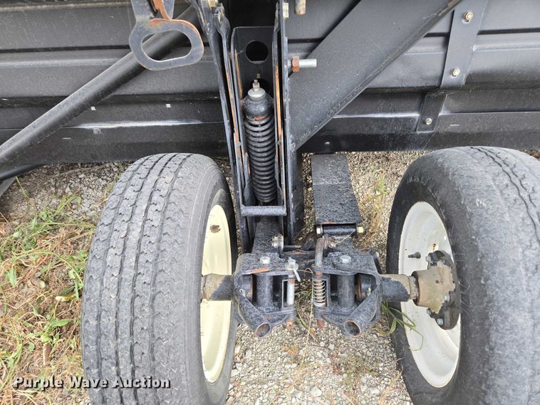 image for item EF1956 2011 MacDon FD70 flex draper head