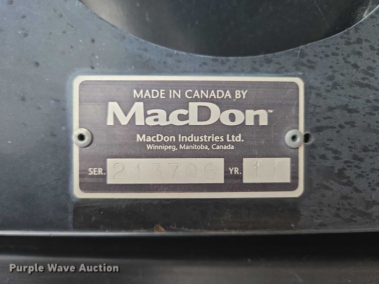 image for item EF1956 2011 MacDon FD70 flex draper head