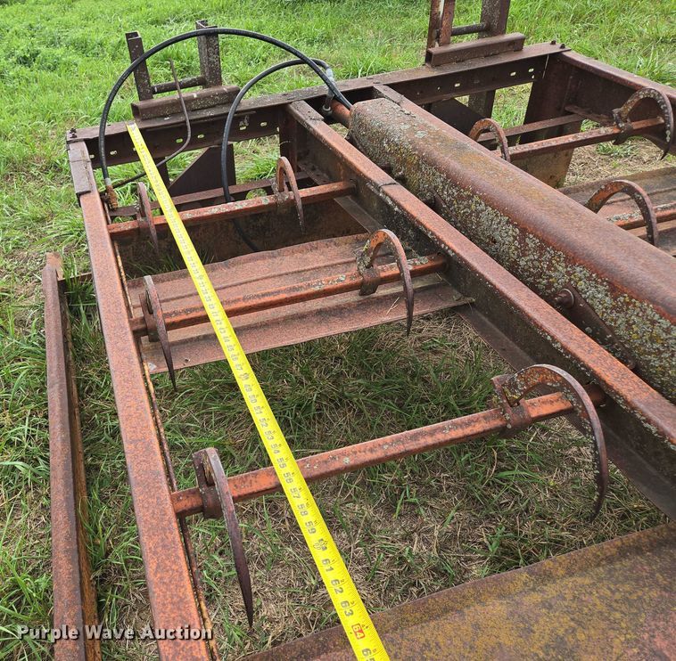 image for item EF1968 Bale accumulator grapple