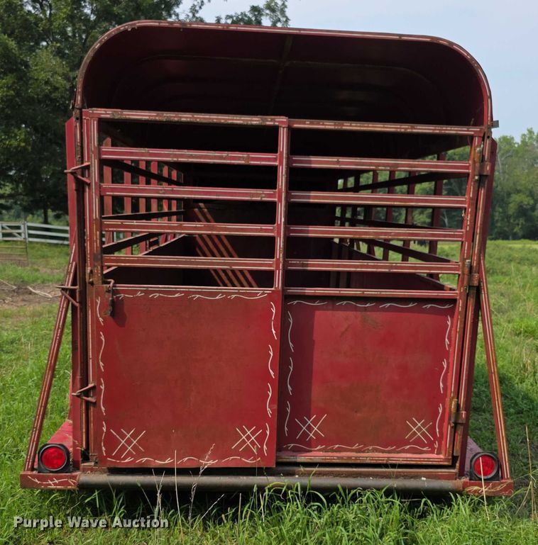 image for item EF3683 1984 Pondarosa livestock trailer