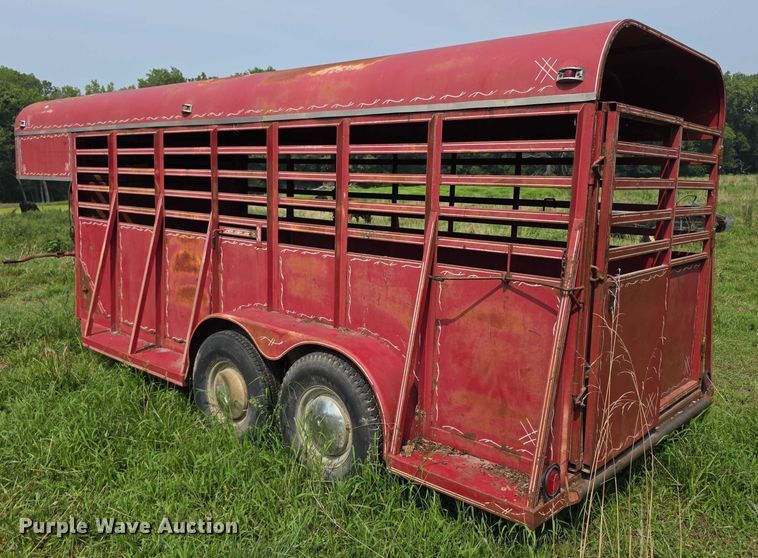 image for item EF3683 1984 Pondarosa livestock trailer