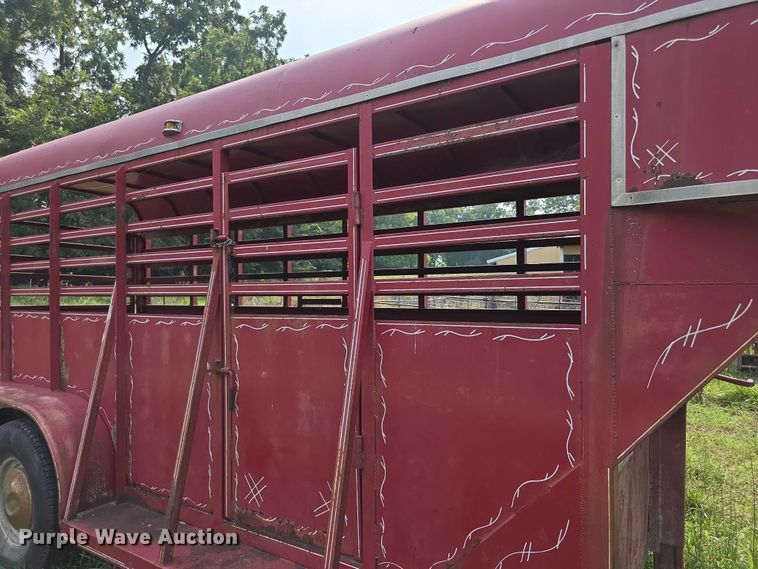 image for item EF3683 1984 Pondarosa livestock trailer