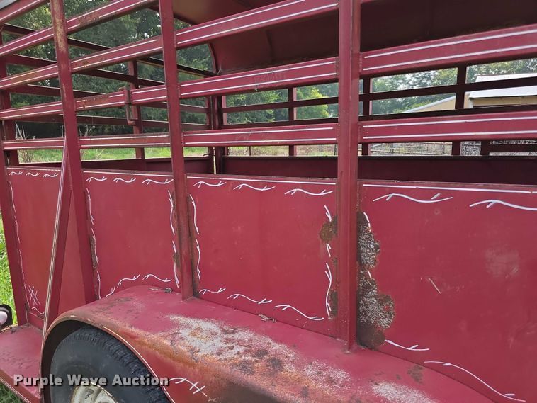 image for item EF3683 1984 Pondarosa livestock trailer