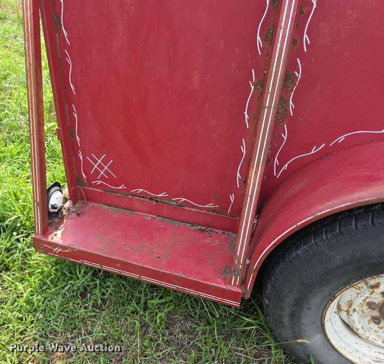 image for item EF3683 1984 Pondarosa livestock trailer