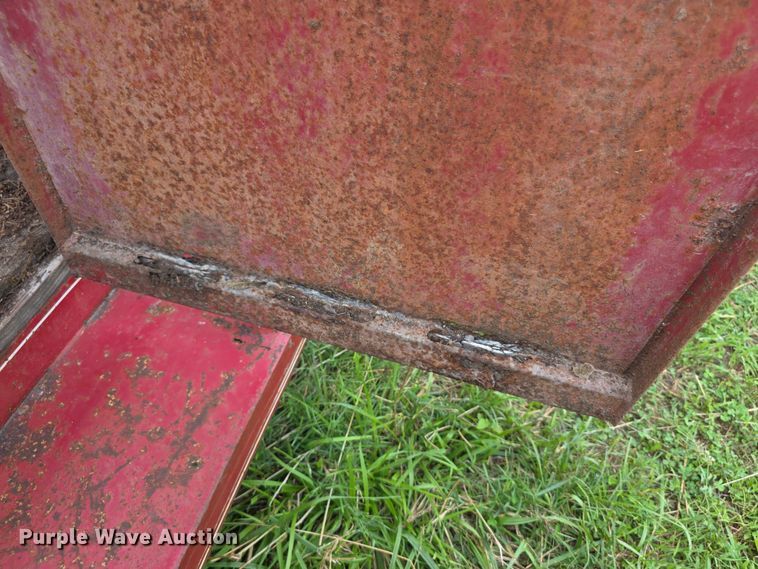 image for item EF3683 1984 Pondarosa livestock trailer