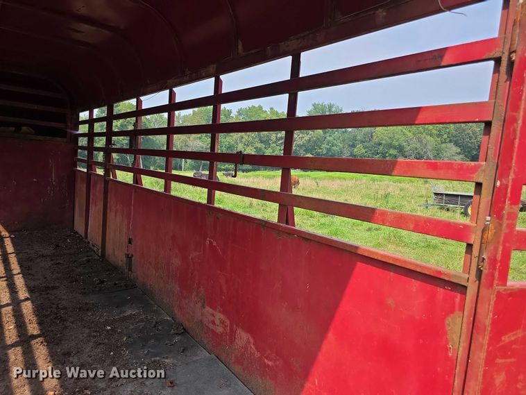 image for item EF3683 1984 Pondarosa livestock trailer