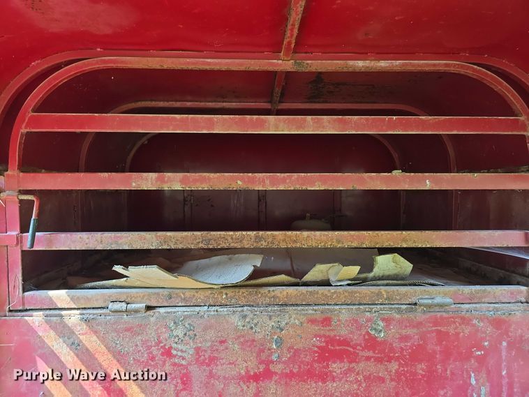 image for item EF3683 1984 Pondarosa livestock trailer