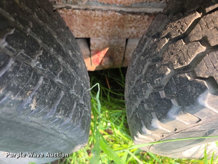 image for item EF3683 1984 Pondarosa livestock trailer