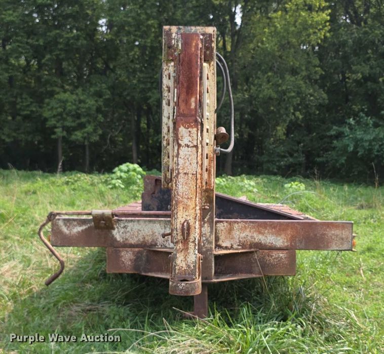 image for item EF3684 1981 Trail King 0651-1800 equipment trailer