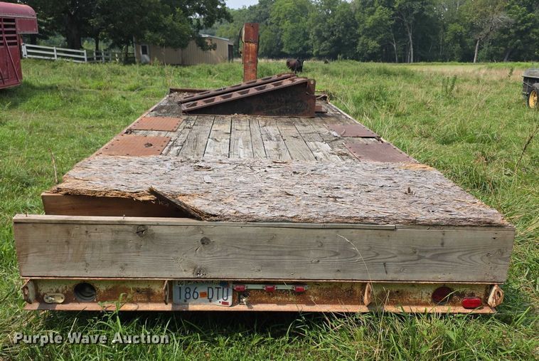 image for item EF3684 1981 Trail King 0651-1800 equipment trailer