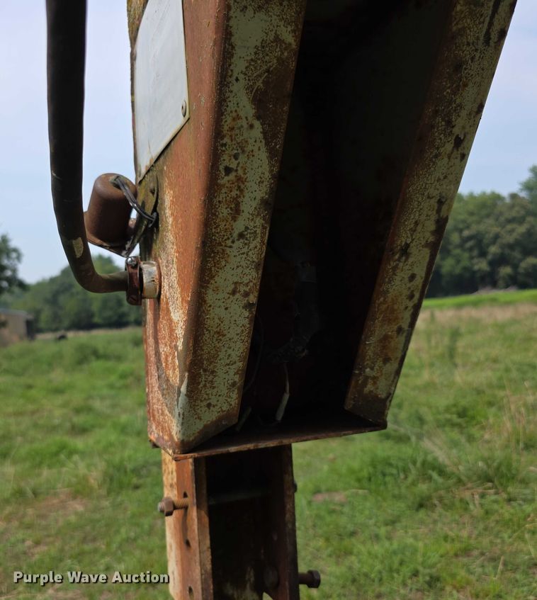 image for item EF3684 1981 Trail King 0651-1800 equipment trailer