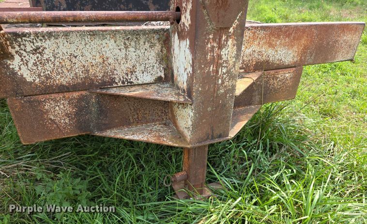 image for item EF3684 1981 Trail King 0651-1800 equipment trailer