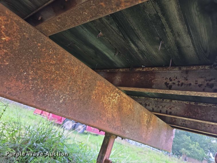 image for item EF3684 1981 Trail King 0651-1800 equipment trailer