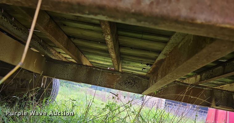 image for item EF3684 1981 Trail King 0651-1800 equipment trailer