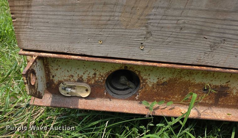 image for item EF3684 1981 Trail King 0651-1800 equipment trailer