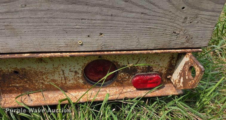 image for item EF3684 1981 Trail King 0651-1800 equipment trailer