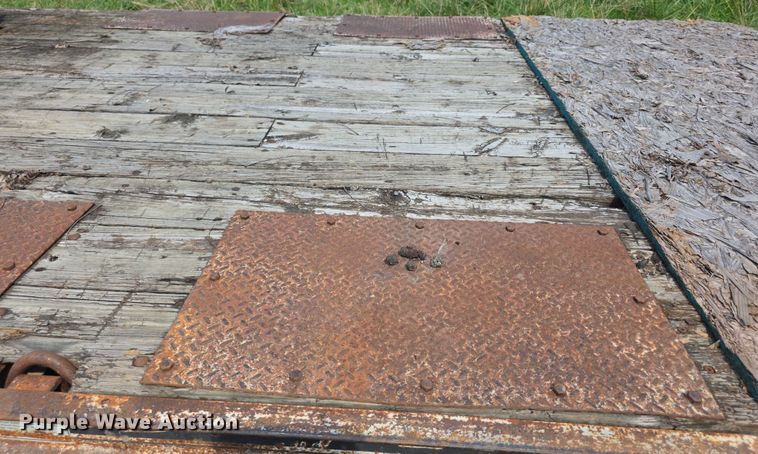 image for item EF3684 1981 Trail King 0651-1800 equipment trailer