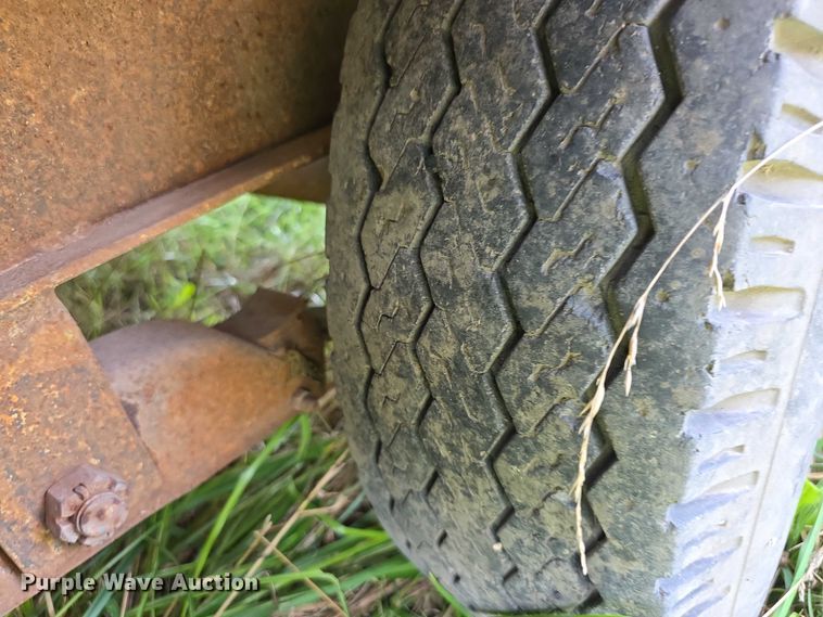 image for item EF3684 1981 Trail King 0651-1800 equipment trailer