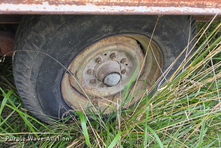 image for item EF3684 1981 Trail King 0651-1800 equipment trailer