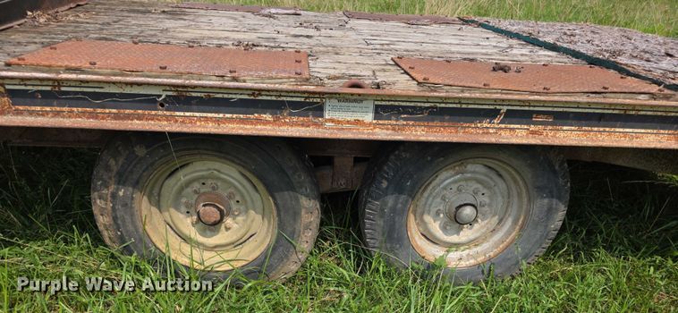 image for item EF3684 1981 Trail King 0651-1800 equipment trailer