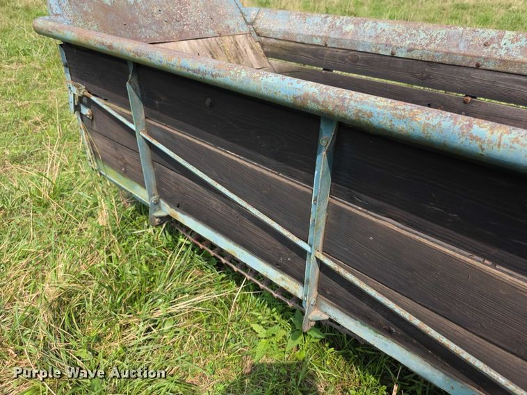 image for item EF3685 John Deere Model L Series 51 manure spreader