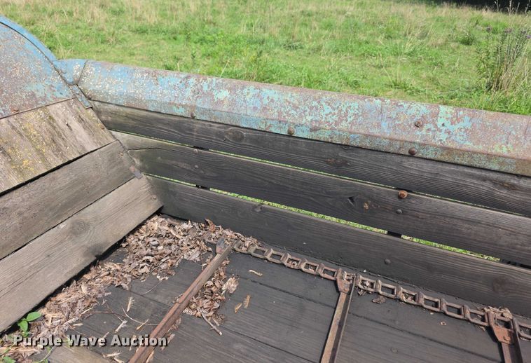 image for item EF3685 John Deere Model L Series 51 manure spreader