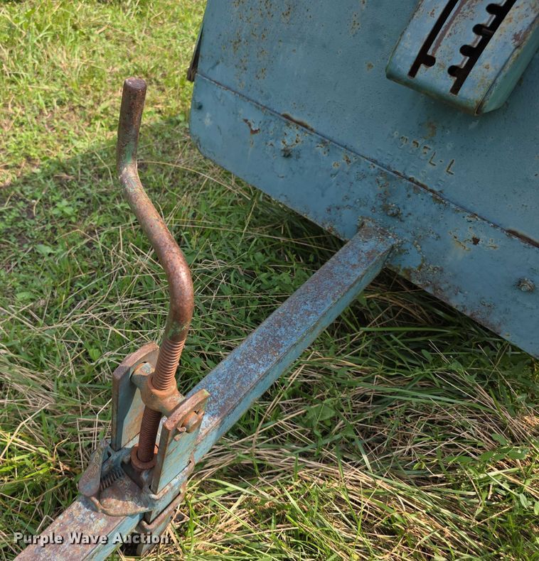 image for item EF3685 John Deere Model L Series 51 manure spreader