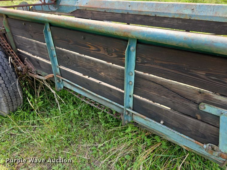 image for item EF3685 John Deere Model L Series 51 manure spreader