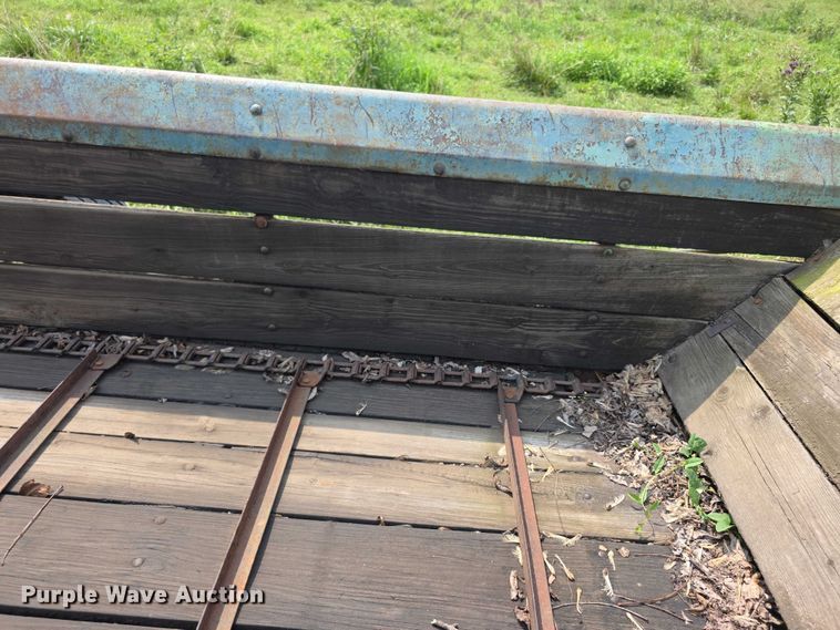 image for item EF3685 John Deere Model L Series 51 manure spreader